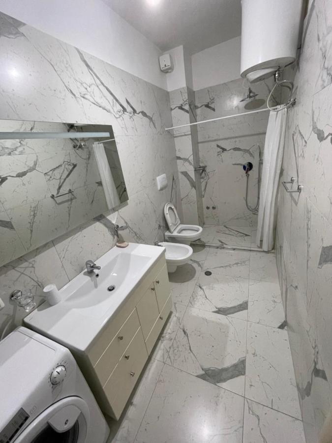 Gjiri Lalzit Apartment Durrës Exteriör bild